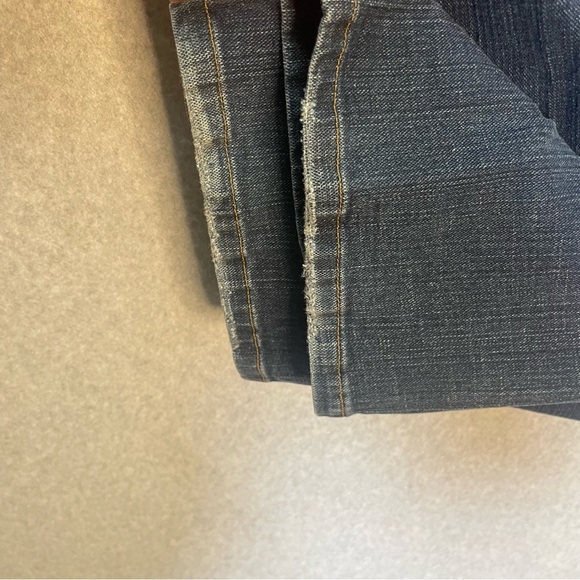 Vintage Burberry Large Embroidered Logo
Y2K Mid Rise Straight Cut Denim Jeans - Picture 7 of 7